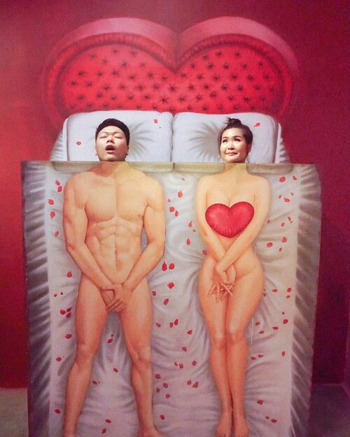 Ooppss... we get caught 😝🤓 #clozetteid #GhinaAroundTheWorld