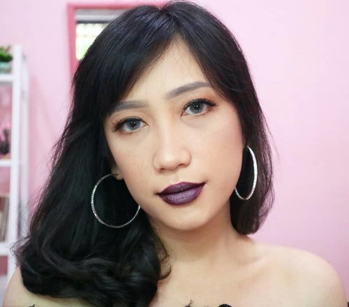 Me and @beautiesquad babes know how to rock the anti-mainstream lip color 💄🍷 All the product I used is already up on my blog, you just easily click link on my bio. Go go go! 🚀

#Beautiesquad #BSMayCollab #BSCollab #BSANTIMAINSTREAM #shinebabyshine #motto #whitefeed #quotes #likeforlike #instagood #instamood 
#pursuithappiness #thinkaboutit 
#fearless #yolo #keepitsimple #boldlipstick #MOTD #weheartit #beautybloggerindonesia #bloggerlife #bloggerindonesia #clozetteid #optimism #independentwoman #ladyboss