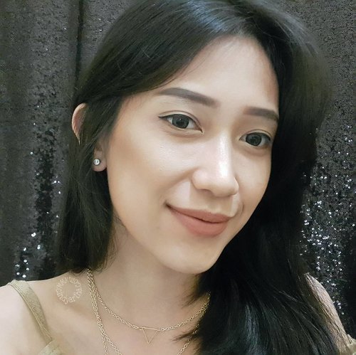 My effortless makeup look to go to the church. Happy Sunday good people! May GOD always bless us ☺

DEETS 👇
Primer: @thebalmid TimeBalm Primer
Foundation: @thebalmid TimeBalm Foundation (light to medium)
Concealer: @lagirlindonesia pro concealer (pure beige)
Face Powder: @maybelline Fit Me Matte + Poreless (130 natural buff)
Eyebrow: @inezcosmetics eyebrow pencil (brown)
Eyeliner: @mineralbotanica Precision Pen Liner 
Eyeshadow: @sariayu_mt Gili Lombok Liquid Eyeshadow (GL05) only for waterline
Contour & Highlight: @absolutenewyork_id Strobing & Shading (Tan to Deep)
Lipstick: @blpbeauty (Butter Fudge)
Setting spray: @absolutenewyork_id Spritz 2 Fix Matte Makeup Setting Spray

#Beautiesquad #bloggerperempuan #haul #makeuphaul #makeupjunkie
#blog #blogging #blogger #dailylife #dailymakeup #beautyproduct #beautyreview #igdaily #beautyblogger #like4like #bloggerindo #bloggerswanted #bloggerstyle #bloggerlife #bloggerlifestyle #indobeautygram #beautybloggerindonesia #bloggerlife #bloggerindonesia #clozetteid #BeautyChannelID #AbsoluteNewYorkIndonesia #AbsoluteNewYorkID #makeupobsessed
#feature_my_makeup_art