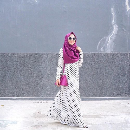  I'm a slow walker, but I never walk back ðŸ˜‰ðŸ’œ .Purple Velvet Hijab -- @tanoscarf WhitePolka Velvet Dress -- @haylaboutique ..Suka banget sama... Read more â†’