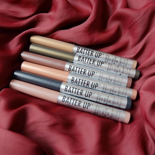 Batter up than down!😝The review of these babies is up on the blog!.Direct link is on biohttp://xoxoreneetan.blogspot.co.id/2016/11/the-balm-batter-up-review.html..............#makeupreview #thebalmid #thebalmcosmetics #thebalmbatterup #wearthetrends #fashionblogger #fashion #clozetteid #clozetteambassador #psfashion #psblogger #likes #likeit #bodypositive #celebratemysize #stylehasnosize #potd #ootd #ootdbigsizeindo #plussizeblogger #plussizeindo #plussizefashion #bigsizeindo #ootdindo #lookbook