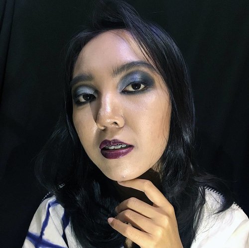 For my second recreation look for @makeoverid #makeupartisthunt event, i asked @gitgrace to be my next muse. This dark themed look features dewy finish face, dark eyebrows, black smokey eyes with half crease, dark wine lips, and contour to balance the whole look. 
#makeoverproartist #makeovermuahunt #makeupcompetition #makeupchallenge #makeuprecreation #makeuplover #makeupenthusiast #mua #muabandung #makeupartist #beautyenthusiast #beautylover #clozetteid #beautyblogger