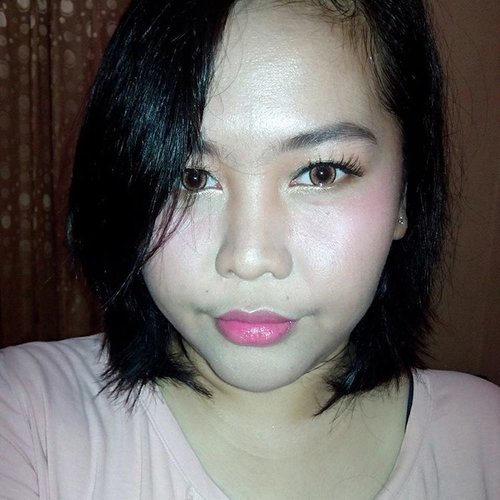 Feeling pink today? Then maybe a pink blush and lipstick will suit your mood. I paired it with a simple gold glittery eyes that completed this whole look. This look is suitable if you wanna go dating or even for a simple formal look. You can always turn down the intensity by only wearing pink blush and lipstick and just go naked with your eyes. 
#pinkmakeup #pinklovelymakeup #makeupideas #makeupmania #makeupdoll #makeuptutorial #clozetteid #facetofeet_id #beautyenthusiast #beautyblogger #bandungmua #muabandung #ピンクメイク#ラブリーメイク #デートメイク #formalmakeup #ulzzang #koreanmakeup #japanesemakeup