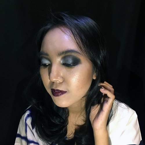 The last pic of darkness from my muse @gitgrace . I hope i can win or at least be one of the 20 finalists. 
#makeoverproartist #makeovermuahunt #makeupcompetition #makeupchallenge #makeuprecreation #makeuplover #makeupenthusiast #mua #muabandung #makeupartist #beautyenthusiast #beautylover #clozetteid #beautyblogger