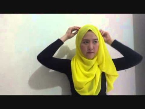 Hijab Tutorial Mellow Yellow Pashmina - YouTube