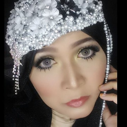 #makeupbyedelyne #hijabbyedelyne #thebabeface #hijabiqueen #hijabers #hijabandmakeup #starclozetter #clozetteidgirl #clozetteid #motd #fotd #indonesianbeautyblogger #beautybloggerindonesia #makeupartist #mua #riasmuslimahbandung