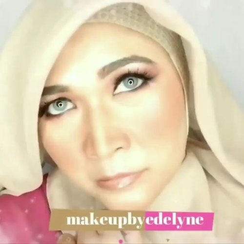 Pagii....Kali ini tutorial makeupnya tanpa foundation, cm pakai concealer dari @pixycosmetics , contour kit dari @latulipecosmetiques_ and bedaknya dari @viva.cosmetics .Tetap di rumah aja ya temans 💪💪💪💚💚. #brushedbyedelyne #makeup #makeuptutorial #clozetteid #hijabandmakeup #hijabi #stayathome #dirumahaja #stayhealthy #instagram #instamood