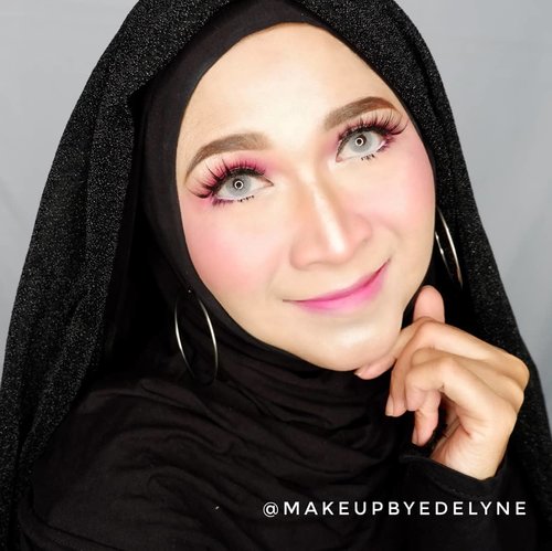 Nothing beats a great smile, morning! #brushedbyedelyne #clozetteid #wakeupandmakeup #makeupforever #ombrelips #motd #makeuplook #makeupoftheday #hijabilookbook #hijabistyle