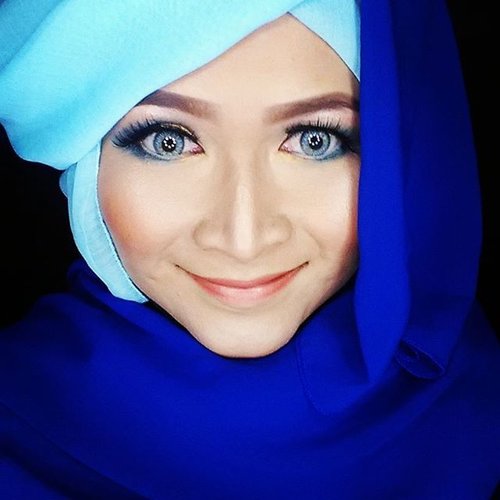 Happy Monday everyone. #makeupbyedelyne #hijabbyedelyne #indonesianbeautyblogger #beautybeyondrules #makeoverid #clozetteid #makeup #starclozetter #makeupmommy #indobeautygram #instamakeup #hijabstyle #hijablover #hijabista #hijaboftheday #hijabfashion #hijabinstyle #hijabIndonesia #hijabandmakeup