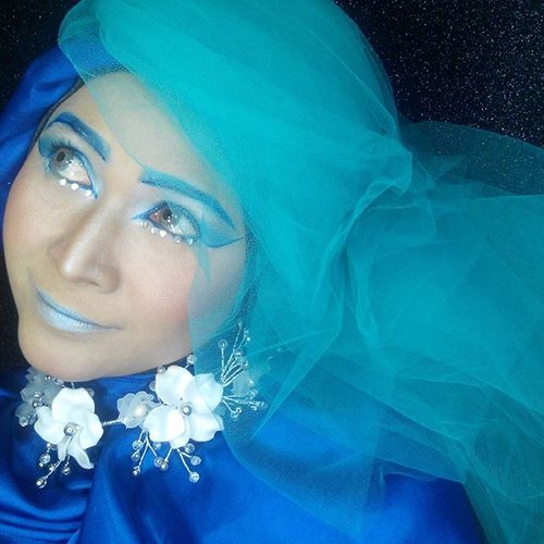Aquarius
#makeupbyedelyne 
#hijabbyedelyne 
#atomcarbonblogger 
#makeupfantasy 
#makeup
#starclozetter 
#clozetteid 
#makeupartist
#instamakeup