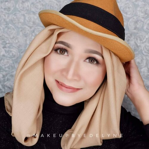 Good morning ☺#brushedbyedelyne #makeup #motd #clozetteid #hijabandfashion #hijabiandfab #beautycare #bloggersofinstagram #style #hijabinspiration