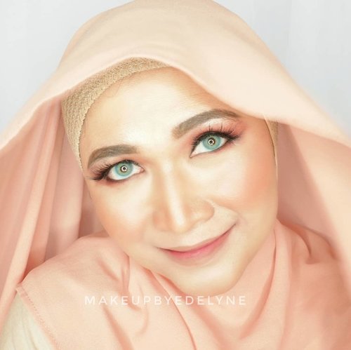Monochrome #brushedbyedelyne #makeup #clozetteid #makeuplovers #makeupandhijab #hijabi #hijabinfluencer #beautyinfluencerindo #beautybloggers #mua #makeupartist #hijaboftheday #hijablook