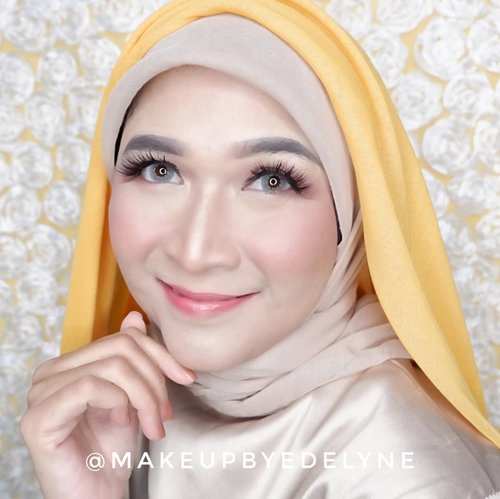 Assalammualaikum , selamat pagi, berusaha tetap selalu tersenyum dan optimis di tengah berita berita corona yang bikin hati ketar ketir. Badai Pasti Berlalu , Insya Allah . #staysafe #stayathome #dirumahaja #brushedbyedelyne #clozetteid #makeup #hijab