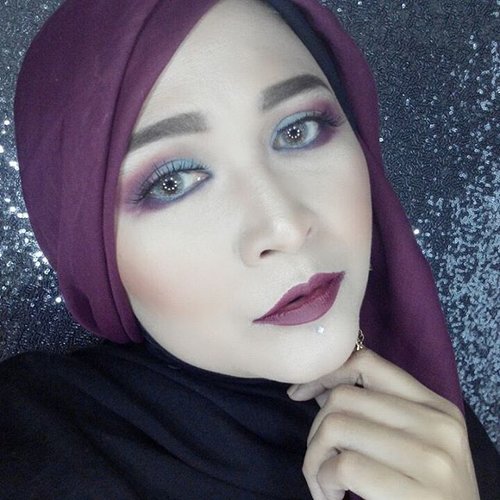 This is my night look for #twlxindragozali makeup challenge.#makeupbyedelyne #hijabbyedelyne #makeupchallenge #indonesianbeautyblogger #beautybloggerid #wardahbeauty #wardahintensematte #cantikdarihati #makeupandhijab #beautyfashionblogger #starclozetter #clozetteid