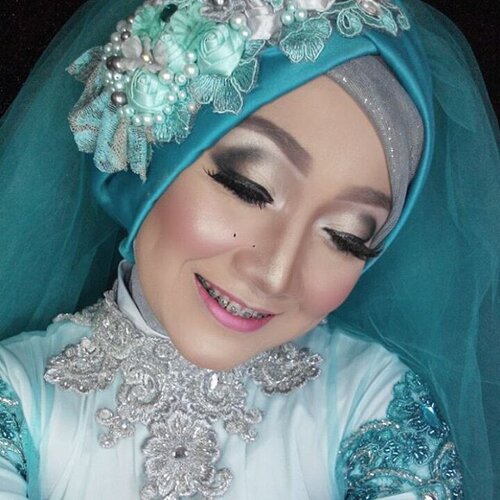 #makeupbyedelyne #hijabbyedelyne #makeupartistindonesia #muagarut #muabandung #riasmuslimah #riaspengantinmuslim #riasakad #riaswisudabandung #makeupakad #makeupuntukhijab #hijabandmakep #hijaber #mua #makeup #clozetteid #hijabbyedelyne #makeover #riasmuslimah #weddingmakeup #wakeupandmakeup #makeupideas #makeupmom #makeupartistsworldwide #amazingmakeupartist #makeupartist #mua #hudabeauty #anastasiabeverlyhills #noeyebrowtrimming #hijabandmakeup #makeupuntukhijab #makeupakad #makeupartistindonesia