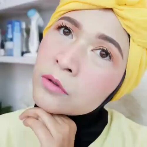 Tetap semangat dan optimis ya temans 💚💪 Insya Allah Ramadhan datang, Corona  pulang . #brushedbyedelyne #makeup #makeuptutorial #tutorialmakeup #bandungbeautyblogger #mua #makeupartist #clozetteid #stayathome #staysafe
