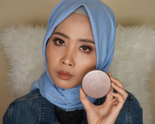 Wehhhhhhh @pixycosmetics ngeluarin cushion yang hasilnya dewy,cucokk bgt dikulit gw yang keringg parahh,hasilnya basah dan ga lengkett,coveragenya parahhhhh bekas gigitan nyamuk dimuka ke tutupp..Selain cushion,pixy juga baru ngeluarin primer sama powdernya,nanti mlm bakal up di youtubee.....Yang pengen coba bisa dapetin di @shopee_id atau official storenya di kotakota kaliann#pixycosmetics #makeitglow #mybeautymyenergy #pixyinspiredbyyou #clozetteid