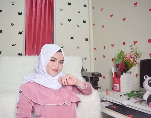 "Power of make up"

#Clozetteid #hijab #blogger #hijabindo