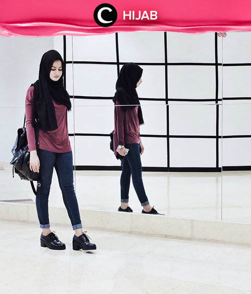 Butuh inspirasi untuk gaya hijabmu hari ini? Simak inspirasi gaya di Hijab Update dari para Clozetters hari ini, di sini http://bit.ly/clozettehijab. Image shared by Clozetter: nabilaabdat. Yuk, share juga gaya hijab andalan kamu.