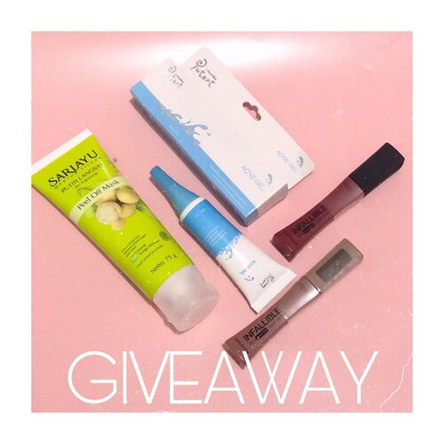 [GIVEAWAY ALERT!]Aku akan bagiin produk2 difoto buat 1 orang yang beruntung. Ehtapii, #jenntangiveaway bakal sering2 jadi keep updated aja yaa!💕..1. Follow @jennitanuwijaya2. Share foto ini ke story, komen GENG RECEH MAU DIBAGI dan tag 3 orang temen3. Aktif di sosmed aku (instagram, youtube, blog)4. Giveaway berlangsung selama 1 minggu, akan diumumin tanggal: 22 juli 2019.GOOD LUCK!.......#clozetteid #cicireceh #giveawayindo #giveawaymakeup #giveawayskincare #recehbanget #bagirecehan #recehkaninstagram #giveawayalert