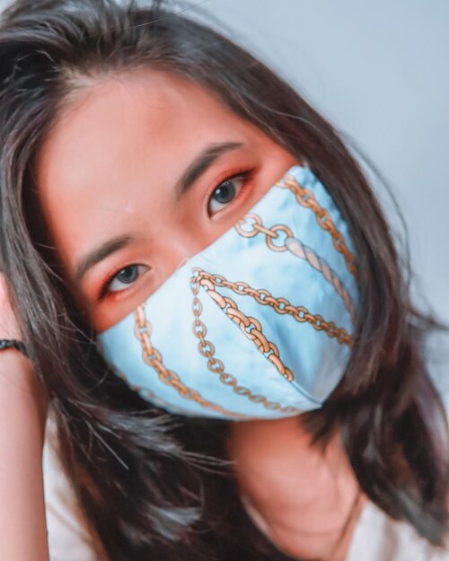 Makeup buat pake #maskerkain ✨✨ ..Thankyou buat temen2 onlineku yang semangat banget diajakin collab!! Next collab apa lagi yaa? ....Dilist aja yaa1. @jennitanuwijaya2. @kristasinurat_3.@knia12_4. @hannyrachma945.@ivaniftr6. @inabunaa7. @reginearly8. @claudiaayoung_9. @yolaap___10. @arvi.n11. @marciangel20 ....#clozetteid #jenntanmakeup #makeupcollab #belajarmakeup