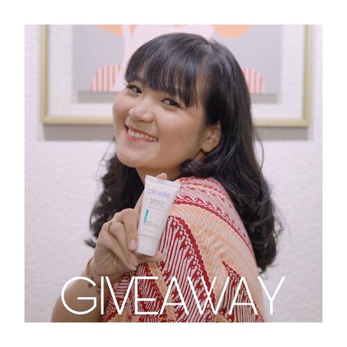 [GIVEAWAY ALERT]Hi luvvvs, aku punya good news nih buat yang lagi jerawatan! Aku dan Clinelle mau bagi2 serangkaian produk yang selama sebulan ini ngebantu aku memperbaiki masalah jerawat: Clinelle Purifying Series. Caranya gampang! 1.Share your acne journey along and upload your selfie photo - no filter & no edit – show to the world your acne and be confident!2. Upload on your Instagram, tag & follow @clinelleid @jennitanuwijaya with hashtag: #MyAcneMyJourney #withClinellepurifying #ClinelleXJennTan3. The best stories and photos will WIN 1 complete set of Clinelle Purifying series and Clinelle Voucher. Total 5 WINNER (one winner from each beauty influencers)• Giveaway Prizes (TOTAL PRIZE ±IDR 750,000) :- 1 set Clinelle Purifying series- Clinelle voucher IDR 300,000Periode giveaway: 15 juni - 29 juniPengumuman pemenang: 1 juliBest of luck to you!💕........#giveawayalert #clozetteid #jenntan #jenntangiveaway #giveawayindo #giveawayskincare #giveawaybeauty