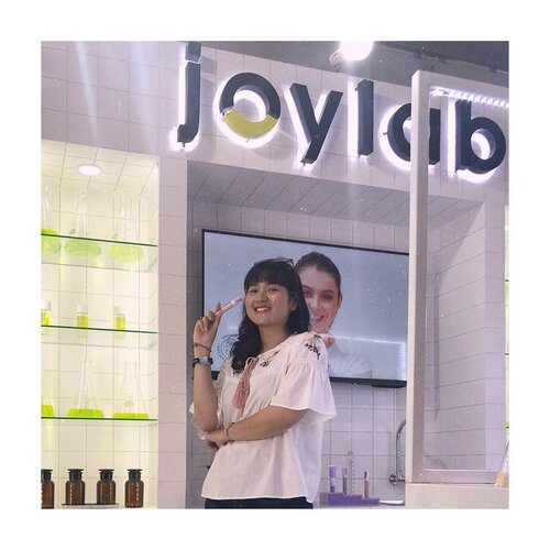 Seru banget kemarin main di @joylabbeauty booth nya @fdxbeauty 💕 ada produk2 favoritku kayak si makeup melter yg surprisingly ampuh banget, dan masker duo nya yang kece jugaak! .Yang hari ini ke jxb cus main ke boothnya, karna lagi ada diskon 10%, special bundles, dan promo lainnya💕.......#joylabbeauty #joysparksbeauty .#clozetteid #collabwithjenntan #indobeautysquad #jxb2019 #jakartaxbeauty2019 #jakartaxbeauty