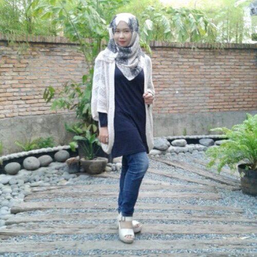 Monochrome~#ootd #casual #hijab #clozetteID