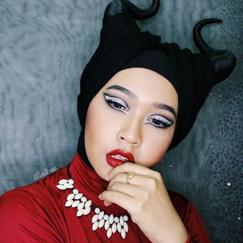 Bingung milih warna lipstik nih 💄💄💄 #day15 #100daysofmakeupchallenge #allseebee #clozetteid #makeup #hijab #fotd #motd