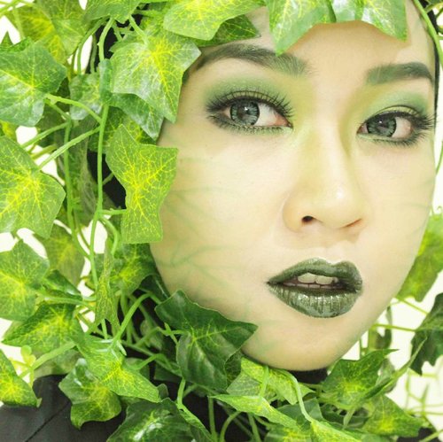 My interpretation on Poison Ivy makeup🍃🍃🍃🍁🍁🍁 #poisonivy #makeup #cidhalloween #clozetteid #ibvsfx #indobeautygram #allseebee #throwback