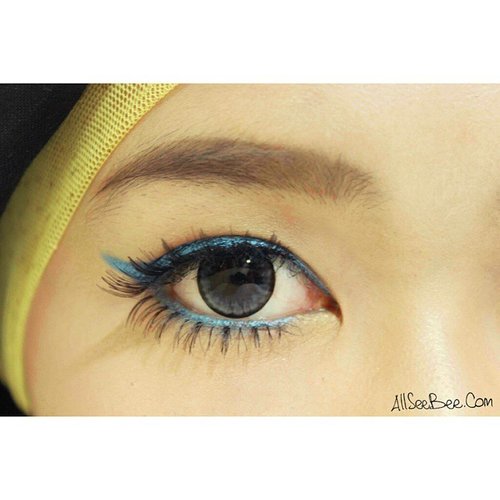 Make a statement with blue eyeliner (yes, no need eyeshadow, just an eyeliner) and if you are bold enough, you could also wear both upper and lower false lashes like this.

Eyeliner : @sariayu_mt Color Trend 2015 Inspirasi Papua P01
False lashes : @yukkiyuna Queen Lady and Perfect Faith

#eotd #blue #eyeliner #sact2015 #papua #lashes #clozette #ClozetteID