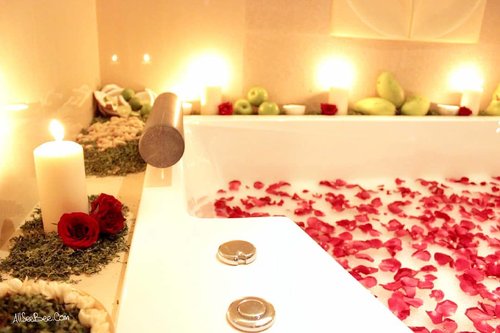 Bubble rose bath 🛀Konsep baru yang fresh dan modern @marthatilaar_spa bisa dirasakan langsung di @marthatilaarpik Baca detailnya di blogku www.allseebee.com yaa!#allseebee #clozetteid