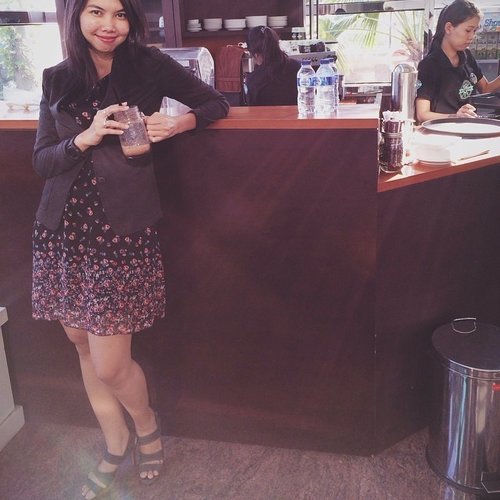  Aksi Outfit Of The Day si pipi bulat
#ootd #clozette #clozetteid #coffeeshop