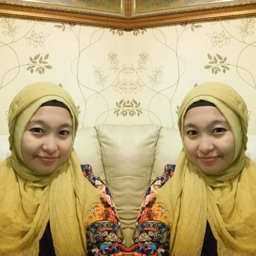 Its awesome if i have a twin with different personality... coz mine is suck 😀😀😀 #mirrorimage #clozetteid #clozette #instamag #instapic #twin #potd #hijabup #hijabfashion #hijab #hijabers #hijabella #hijabstyle #hijabcommunity #hijabi #indonesian