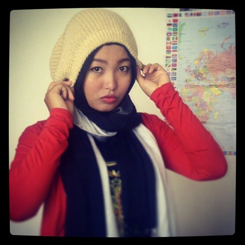 Hijab with beanie... yeeey or neeey? #clozette #clozetteid #instagram #beanie #hijabstyle #hijab #Ootd #makeup #cute #lifeonmove #beanielover