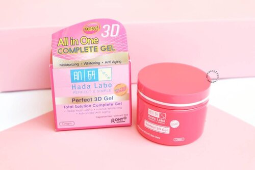 Favorite of the month!😻 Serius, @hadalaboid Perfect 3D Gel ini bagus bagus bagus pakai nget! Lembabin parah, mencerahkan wajah, dan bebas dari zat-zat berbahaya sehingga aman untuk kulit sensitif ❤. Cek review lebih lengkapnya di www.maryangline.com ya. A must have!😣
.
.
#clozetteid #potd #cute #bblogger #like4like #instagood #flatlay #photooftheday #pinterest #l4l #f4f #beauty #beautyaddict  #beautybloggerid #indonesianbeautyblogger #skincare #hadalabo #hadalaboperfectgel #makeupaddict  #femaledailynetwork