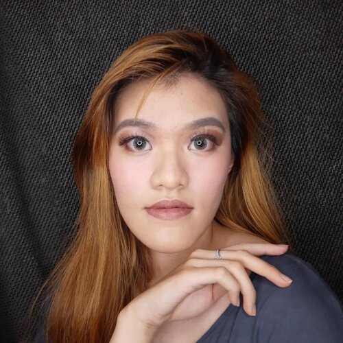 Masih ingat posting beberapa hari lalu mengenai graduation makeup? Here's the details~ swipe swipe~Ada video tutorialnya juga loh. Tungguin di intagram aku yah~#graduationmakeup #makeuptutorial #makeupdetail #pinkmakeup #graduationmakeuplook #softmakeuplook #beautiesquad @beautiesquad #setterspace @setterspace #indobeautysquad @indobeautysquad #bvloggerid @bvlogger.id #bloggerceria @bloggerceriaid #indobeautyinfluencer @indobeautyinfluencer #KBBVmember @kbbv.id #bandungbeautyblogger @bandungbeautyblogger #bdgbb #indonesiabeautyblogger @beautynesia.id #beautygoersid #beautygoersBDG @beautygoers #beautilosophy @beautilosophy #clozetteID