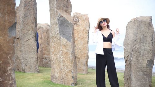 Stand strong with the standing stones.

#ClozetteID #OOTD #Lifestyle #Travel #Traveling #Bali #StandingStones