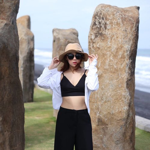 Be tough like a rock, but remember to be calm like the sound of the wave.

#ClozetteID #Travel #Traveling #Lifestyle #Fashion #ootd #Bali #StandingStones