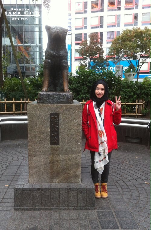 morning greeting from the fenomenal Hachiko :)