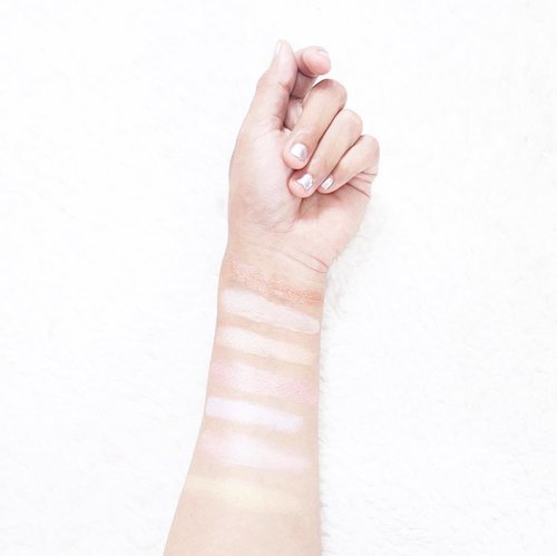 Gonna make ur day brighter than before , swatches colour of  highlighters from NYX Strobe of Genius Illuminating Palette , @nyxcosmetics_indonesia #nyxcosmetics #thepowerofnude #clozetteid #sociollablogger