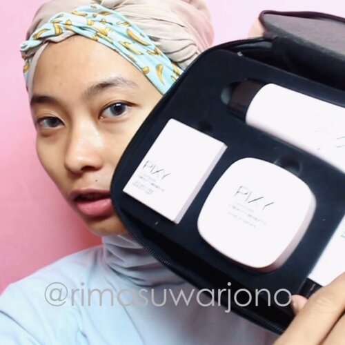 Yeah ! Happy wiken all ! 
Ga afdol kayanya review doang buat complexion series yg gemes ini dari @pixycosmetics ,akhirnya memutuskan buat bikin video, gatau look nya apa, tapi bisa lah di apply pas hangout lagi wiken gini ! Mhihihi. 
What i use : 
Clinique Moisture Surge @cliniqueindonesia 
Foundation and concealing base @pixycosmetics 
Loose powder 03 Natural Beige @pixycosmetics 
Lash Fantasy Mascara @pixycosmetics 
Pixy line & shadow @pixycosmetics 
Blush on & Lipstick , Pixy matte in love lipstick 409 soft nude @pixycosmetics 
Pixy highlight & shading @pixycosmetics .
.
.
.
#clozetteid #starclozetter #pixycosmetics #pixylipcream #pixyindonesia #pixycomplexionseries #tutorialmakeup #makeuptutorial #beautyblogger #blogger #makeup #makeupideas