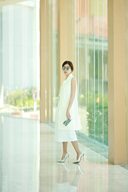 All White Look for summer wearing long waistcoat and cullotes.