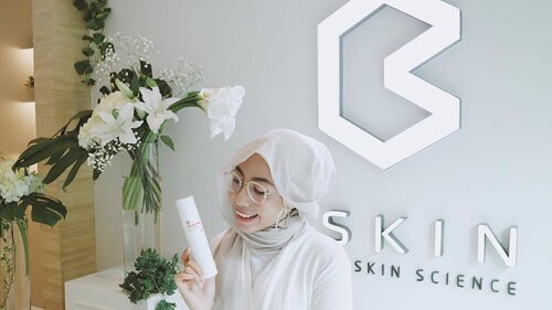 Attending White Valentine Beauty Gathering at @bskin_id "bee hive" (read: main office). Thank you for having me 😊🙏🏻
.
Penasaran banget sama rangkaian produk perawatan kulit dari B-Skin ini.
.
Acne fighter coba deh diintip-intip produk-nya B-Skin yang sudah terbukti selama 30 tahun cucok untuk memusnahkan jerawat dan merawat kulit secara alami 💪🏼😉🐝
.
.
.
#clozetteid
#BSKIN 
#SmartSkinScience 
#BSKINStories 
#SkinCare