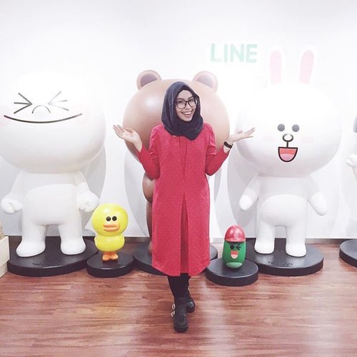 Cuteness overload!! Yesss, I was at Line Indonesia headquarters. Thank you so much @lineindo for having me. Such an honor for me. Gosh, I feel so excited about our collaboration 😎#Clozetteid #LINEIndo#LINEIndonesia