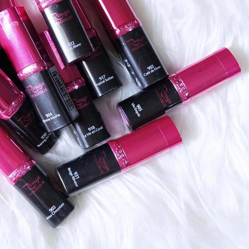 L'Oreal Paris Rouge Magique matte lipstick is my new holy grail, enggak bikin bibir gue kering sama sekali. Lipstick matte tapi melembabkan bibir, read the full review on my blog. and oh, i have ALL 15 SHADE SWATCH~ click click click the link on my bio 💋 @getthelookid @bloggerperempuan #GetTheMagique #MyMagiqueLook