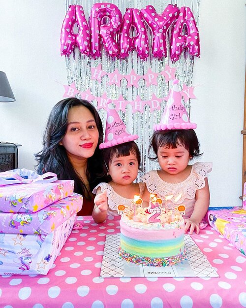 HAPPY 2nd BIRTHDAY MY TWO LOVE. No words can describe how grateful i am to be your ibuk. Thank you for the amazing two years, we have many happy years to come. I LOVE YOU MY TWO OTHER WHOLE! ❤️✨#SingleMamaofTwins————— #clozetteid  #SingleMama #SingleMom #SingleMomIndonesia #MomBloggerIndonesia #MamaBlogger #MamaOfTwins #TwinMama #BeautyBloggerIndonesia #JakartaBeautyBlogger #BackInTheGame #BEAUTIESQUAD #TampilCantik #SelfLove #BirthdayGirl #BirthdayTwin #FraternalTwins