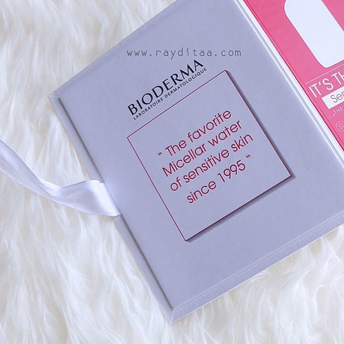 couldn't agree more with this! my fav micellar water review is up on www.rayditaa.com - a little reminder about @bioderma_indonesia 's promotion on @sociolla
--
•Bioderma Sensibio H2O 100ml = 99.000 (discounts from 143.909)
•Bioderma Sensibio H2O 250ml = 272.800 (discounts from 341.000)
•Bundling Bioderma Sensibio H2O 250ml + Sensibio H2O 100ml (plus free pouch) = 231.000
*This promo is valid from April 24th - May 31th 2017
--
yuk belanja mumpung libur! swipe for discount codes yaa 😘