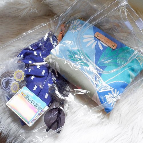 What’s inside ibu’s clear bag before diaper pouch and toys and wet tissue and it will never happen on what you have seen.
(not your typical diaper bag)
_____________
#aloditafortropis
#mamasbag
#clearbag
#clozetteid