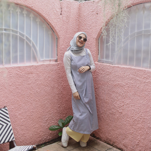 Release oxytocin. Happy mommy, happy baby! Si jabang bayik doyan jalan-jalan ❤️📸  @fazkyazalicka ____________#clozetteid#pregnantfashion#hijabfashion#karincoypregnancystory